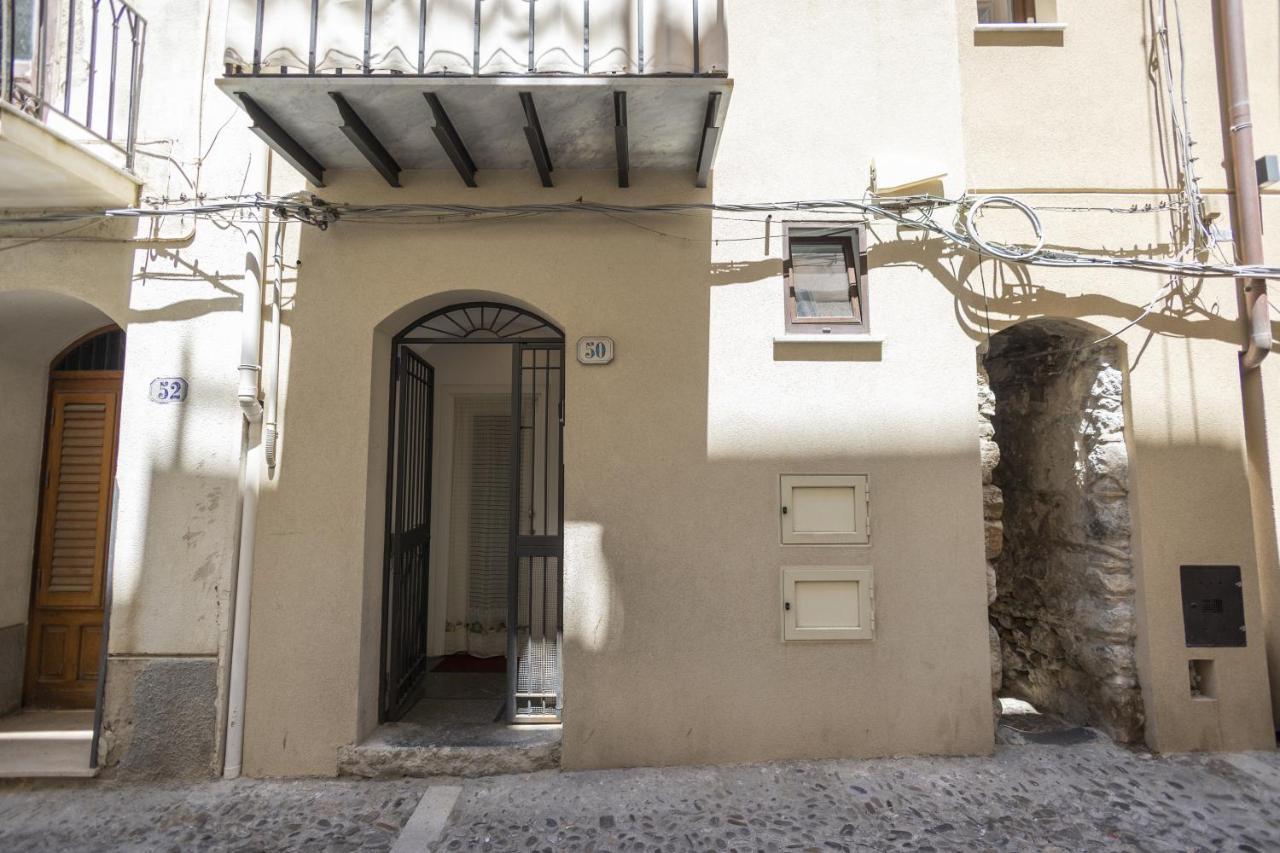 En..Suite Cefalu Bagian luar foto